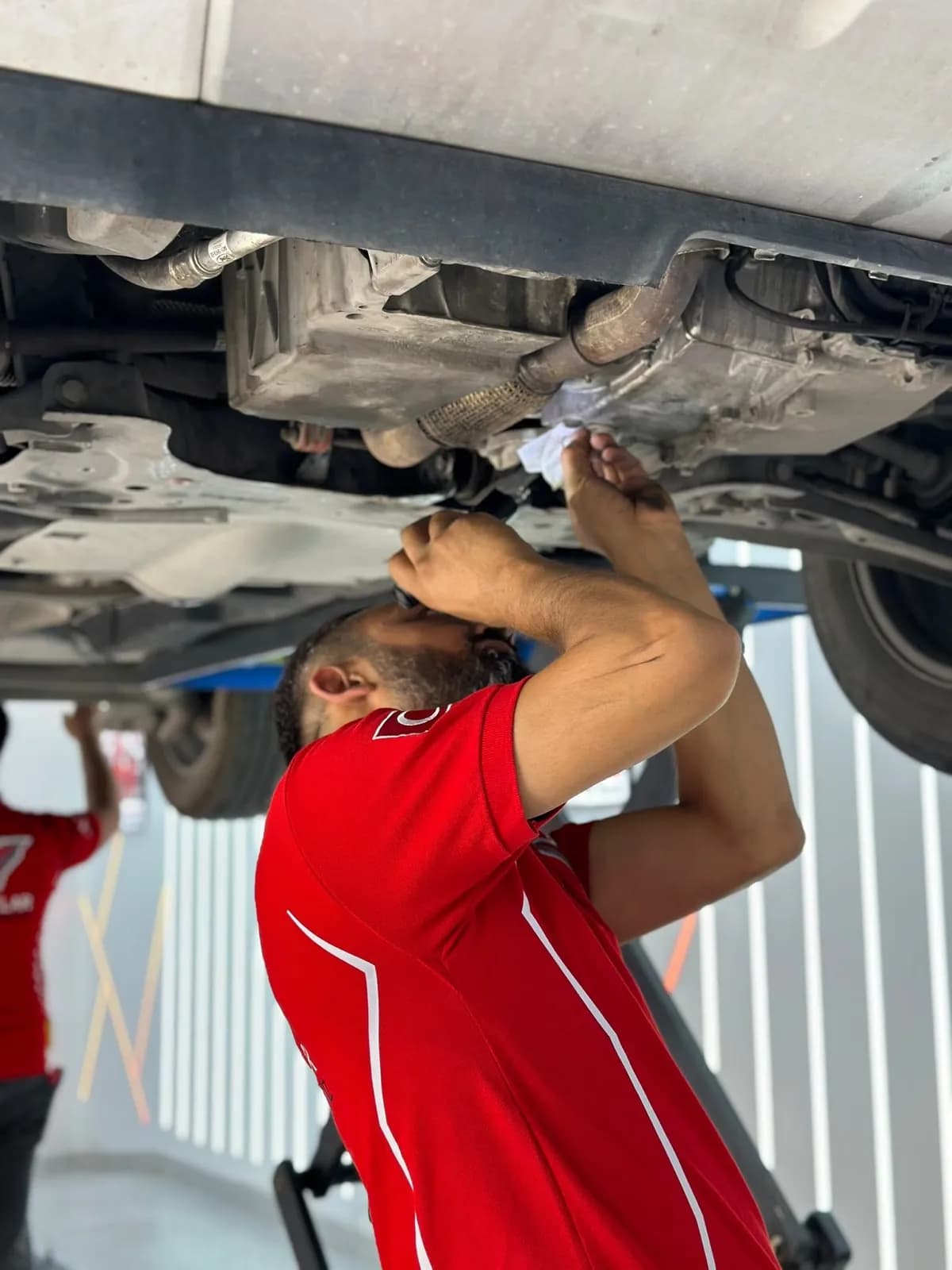 Aracın egzoz hattı ve alt gövde bölümünün yakından kontrolü