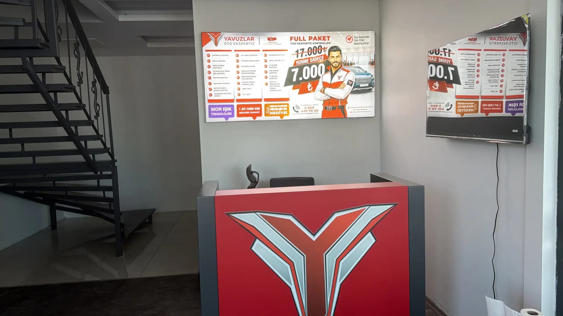 Yavuzlar Mersin şubesi karşılama bankosu ve Full Paket fiyat panosu