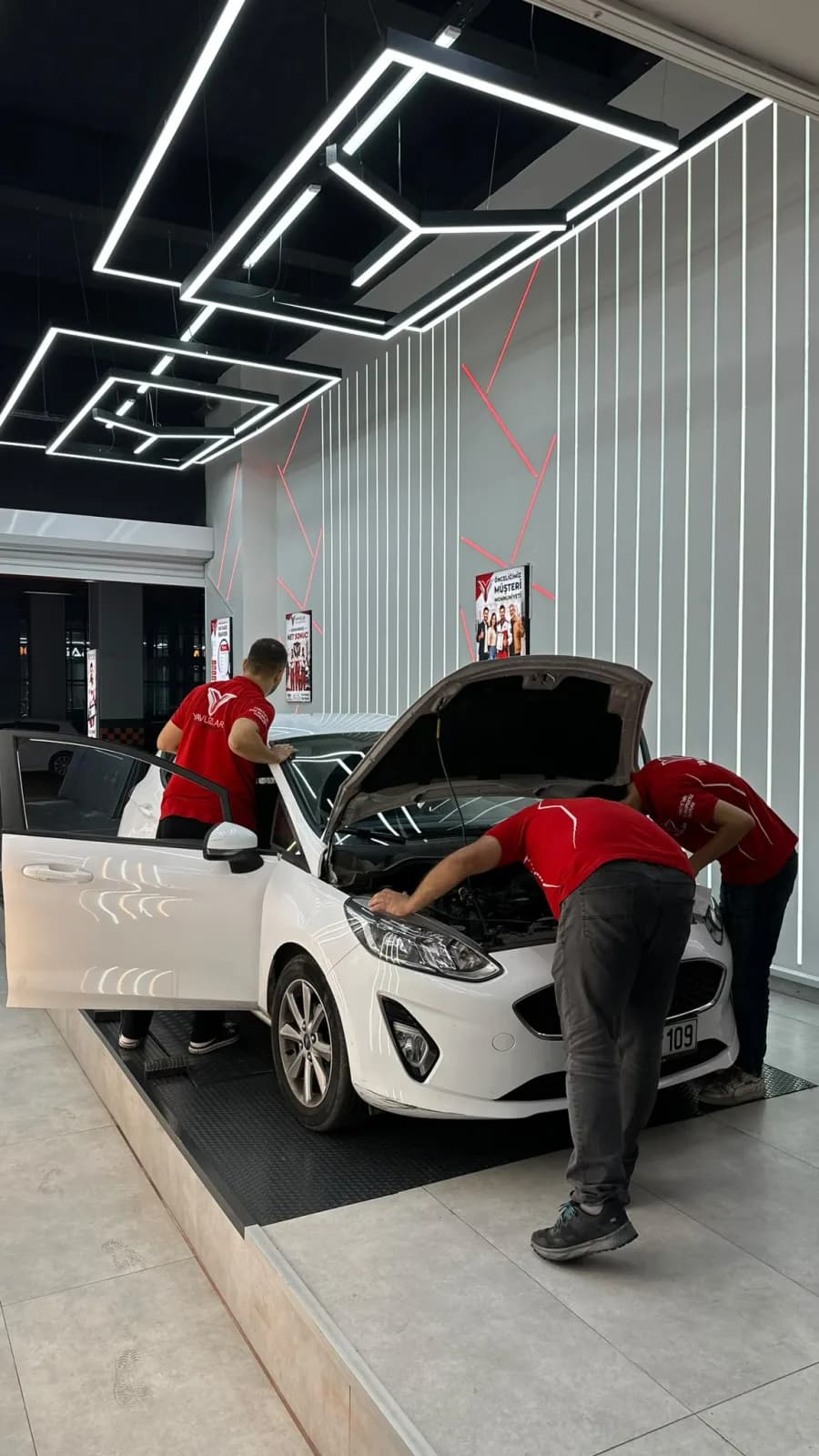 Otoport Oto Ekspertiz — Yavuzlar ekibi ekspertiz için araç kabulünde